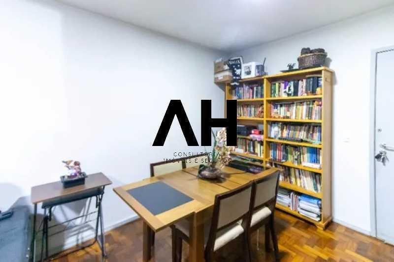 Imagem Apartamento com 3 Quartos à Venda, 110 m²em Santa Rosa - Niterói Imagem Apartamento com 3 Quartos à Venda, 110 m²em Santa Rosa - Niterói