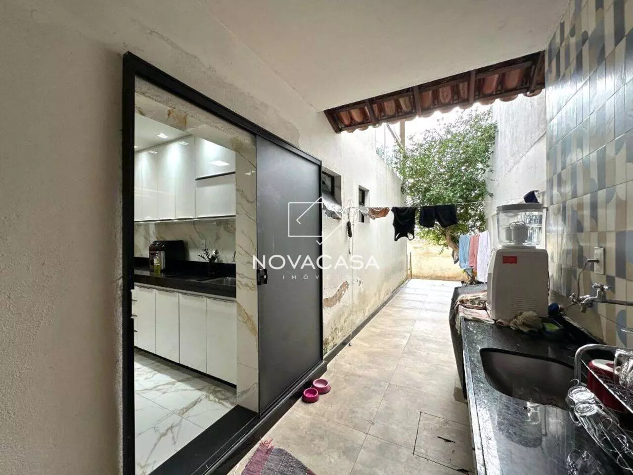 Imagem Casa com 5 Quartos à Venda, 250 m² em Rio Branco - Belo Horizonte Imagem Casa com 5 Quartos à Venda, 250 m² em Rio Branco - Belo Horizonte