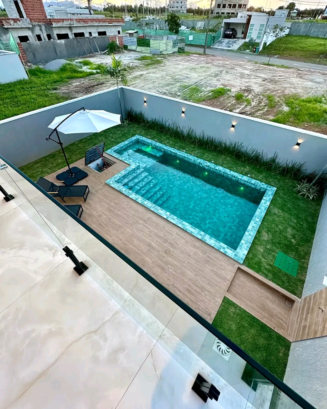 Imagem Casa de Condomínio com 4 Quartos à Venda, 240 m²em Alphaville  - Eusebio 