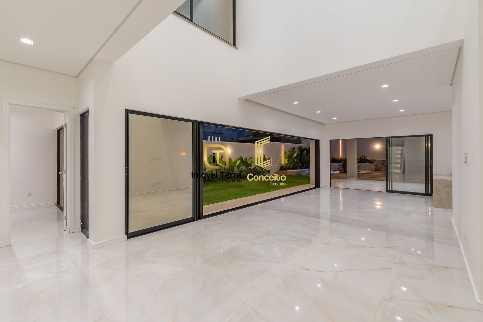 Imagem Casa de Condomínio com 5 Quartos à Venda, 356 m² em Cidade Alpha - Eusébio Imagem Casa de Condomínio com 5 Quartos à Venda, 356 m² em Cidade Alpha - Eusébio