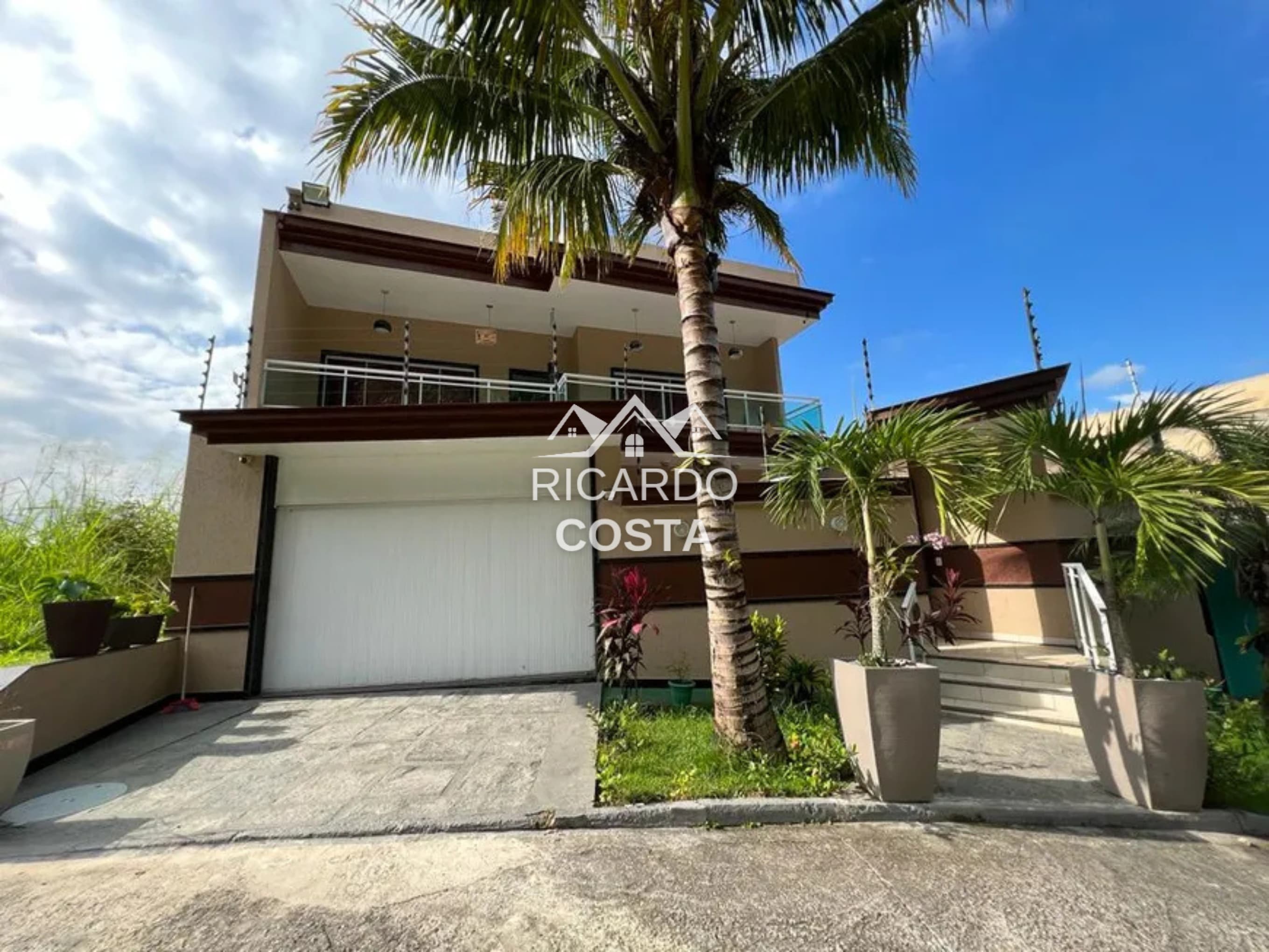 Imagem Casa de Condomínio com 3 Quartos à Venda ou Locação, 310 m² em Jacarepaguá - Rio de Janeiro Imagem Casa de Condomínio com 3 Quartos à Venda ou Locação, 310 m² em Jacarepaguá - Rio de Janeiro