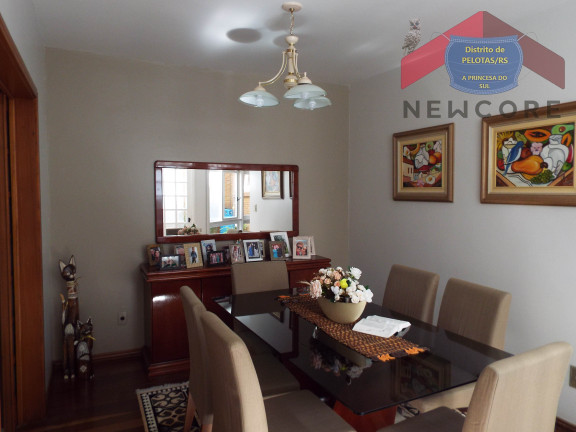 Imagem Casa com 4 Quartos à Venda, 315 m² em Centro - Pelotas