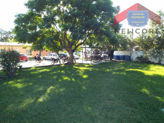Imagem Apartamento com 2 Quartos à Venda,  em Três Vendas - Pelotas