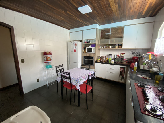 Imagem Casa com 3 Quartos à Venda, 230 m² em Jardim das Palmeiras (Zona Sul) - São Paulo