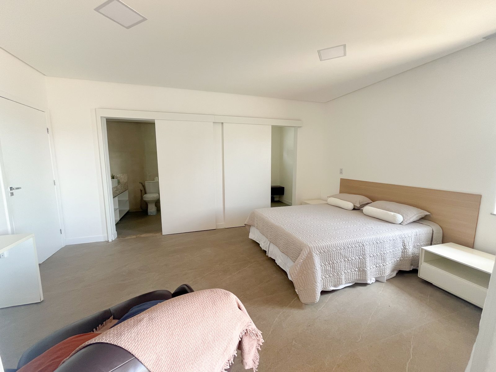 Imagem Casa de Condomínio com 4 Quartos à Venda, 398 m² em Vale do Landirana (Abrantes) - Camaçari Imagem Casa de Condomínio com 4 Quartos à Venda, 398 m² em Vale do Landirana (Abrantes) - Camaçari
