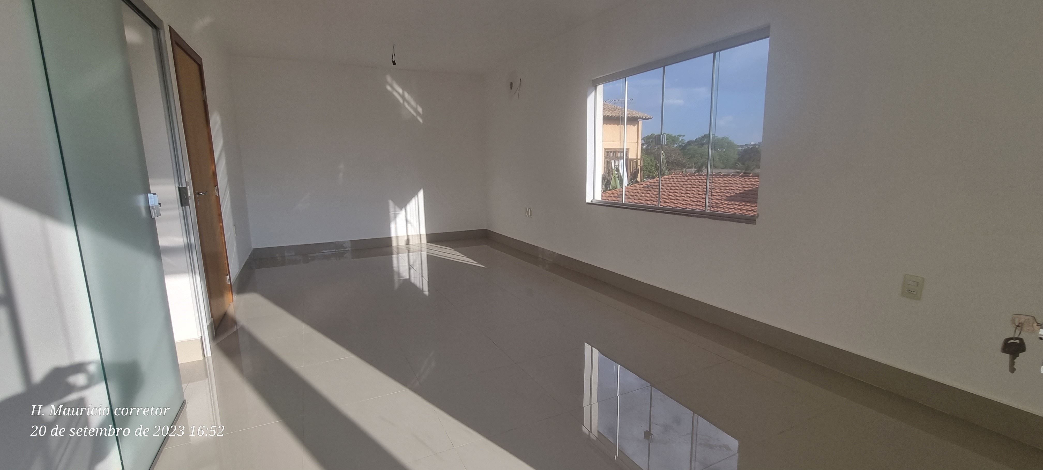 Imagem Sobrado com 4 Quartos à Venda, 377 m²em Setor Jaó - Goiânia Imagem Sobrado com 4 Quartos à Venda, 377 m²em Setor Jaó - Goiânia
