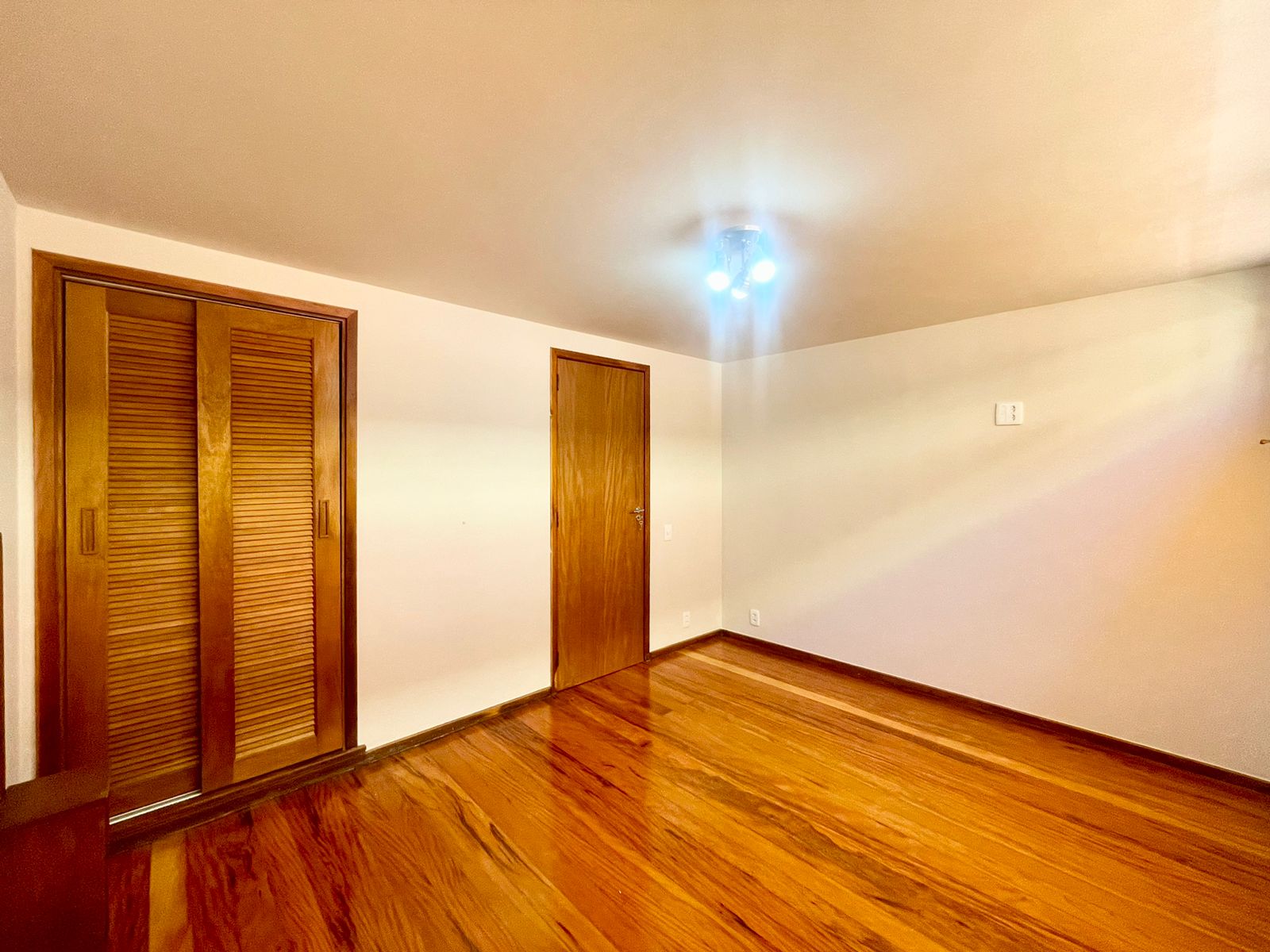 Imagem Casa de Condomínio com 3 Quartos à Venda, 114 m²em Alto - Teresópolis
