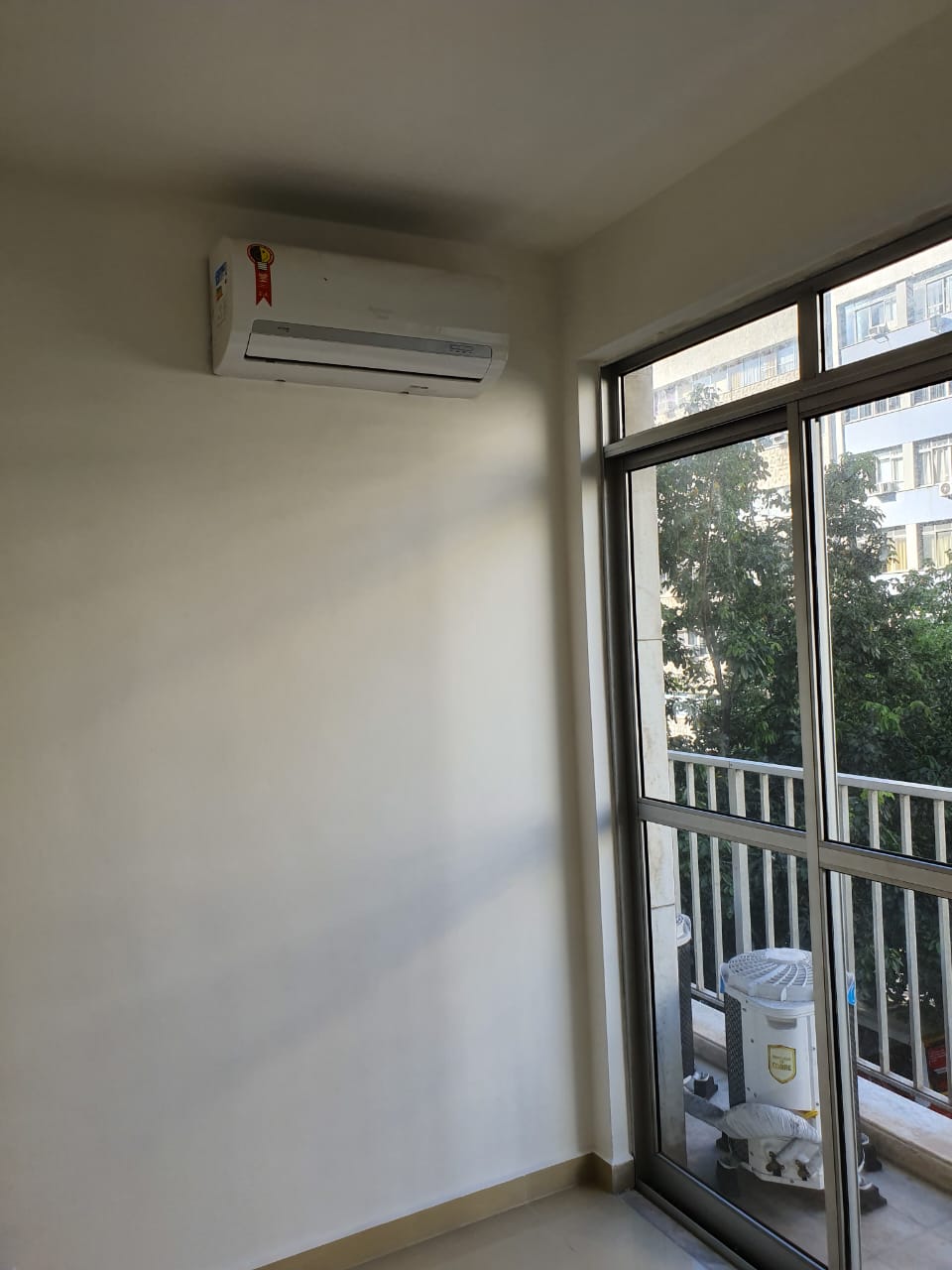 Imagem Apartamento com 3 Quartos para Alugar, 100 m²em Ipanema - Rio de Janeiro