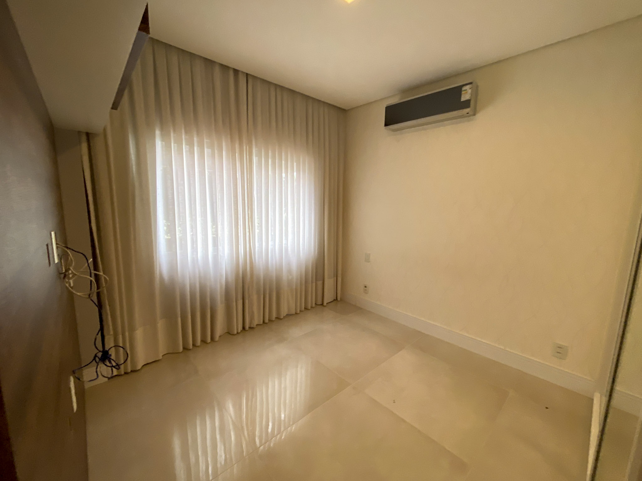 Imagem Casa de Condomínio com 4 Quartos à Venda ou Locação, 510 m²em Park Way - Brasília