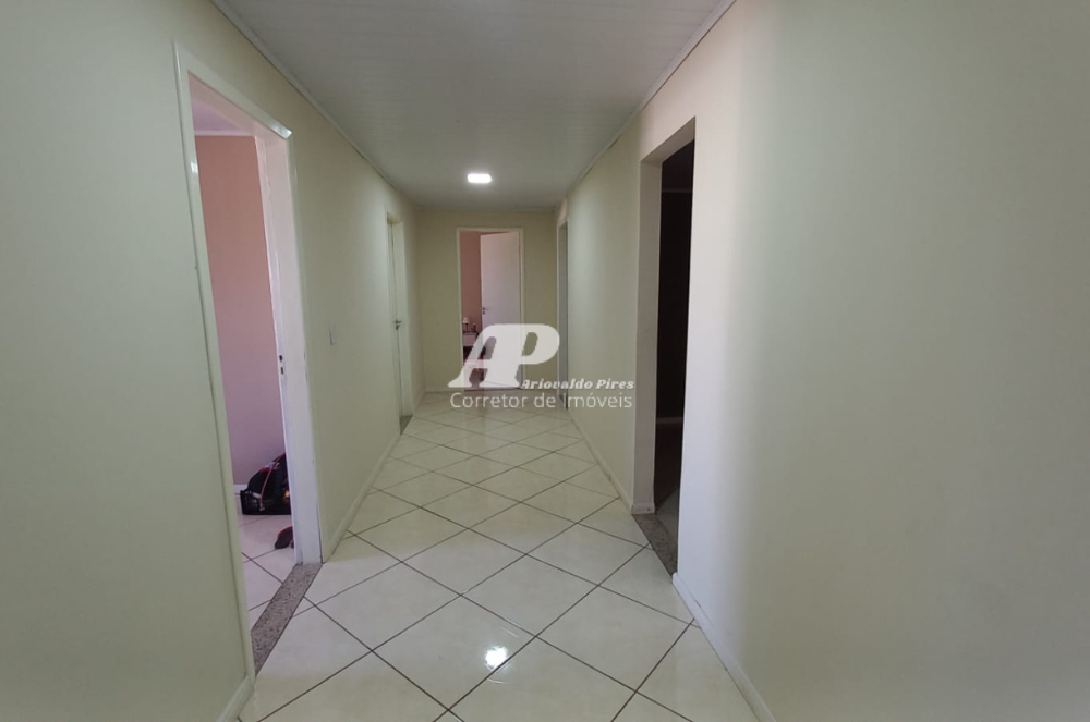 Imagem Casa com 5 Quartos à Venda, 214 m²em Contorno - Ponta Grossa Imagem Casa com 5 Quartos à Venda, 214 m²em Contorno - Ponta Grossa