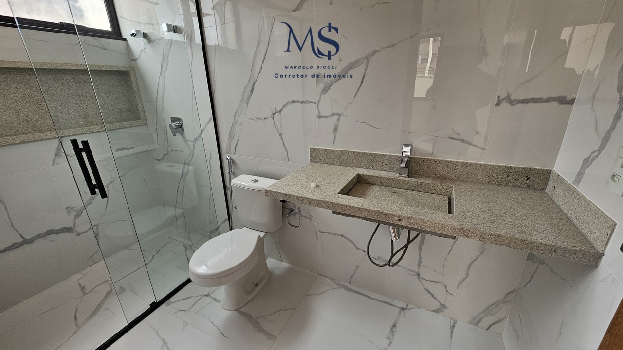 Imagem Sobrado com 4 Quartos à Venda, 270 m²em Guará II - Brasília Imagem Sobrado com 4 Quartos à Venda, 270 m²em Guará II - Brasília