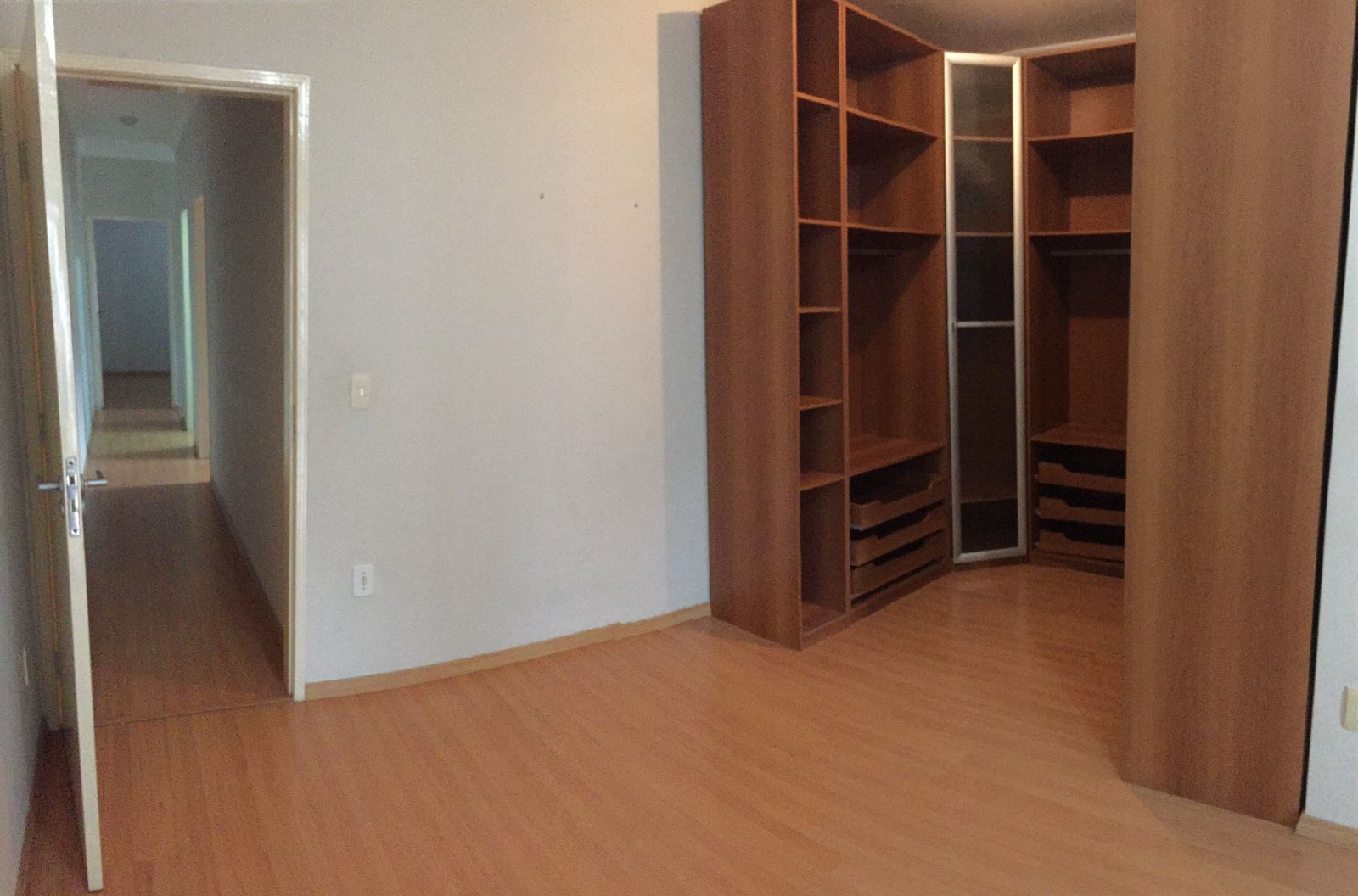Imagem Casa com 3 Quartos à Venda, 223 m²em Parque São Vicente - Mauá Imagem Casa com 3 Quartos à Venda, 223 m²em Parque São Vicente - Mauá