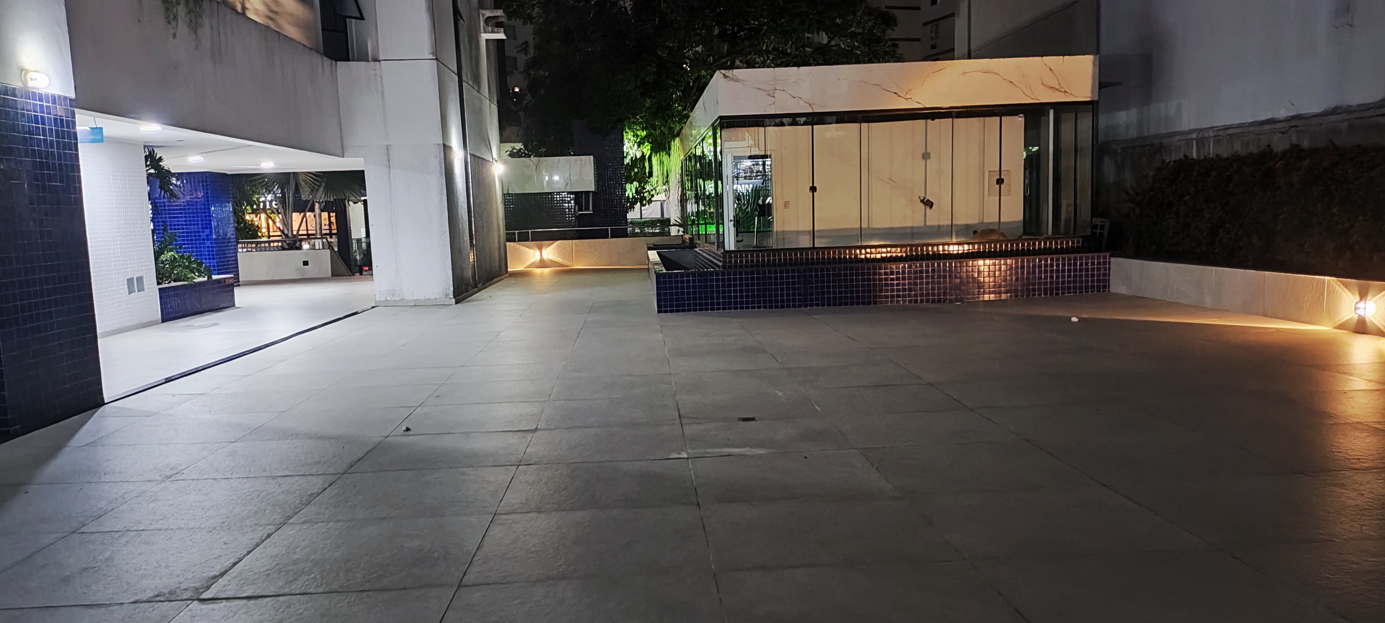 Imagem Apartamento com 2 Quartos à Venda, 70 m² em Candeal - Salvador