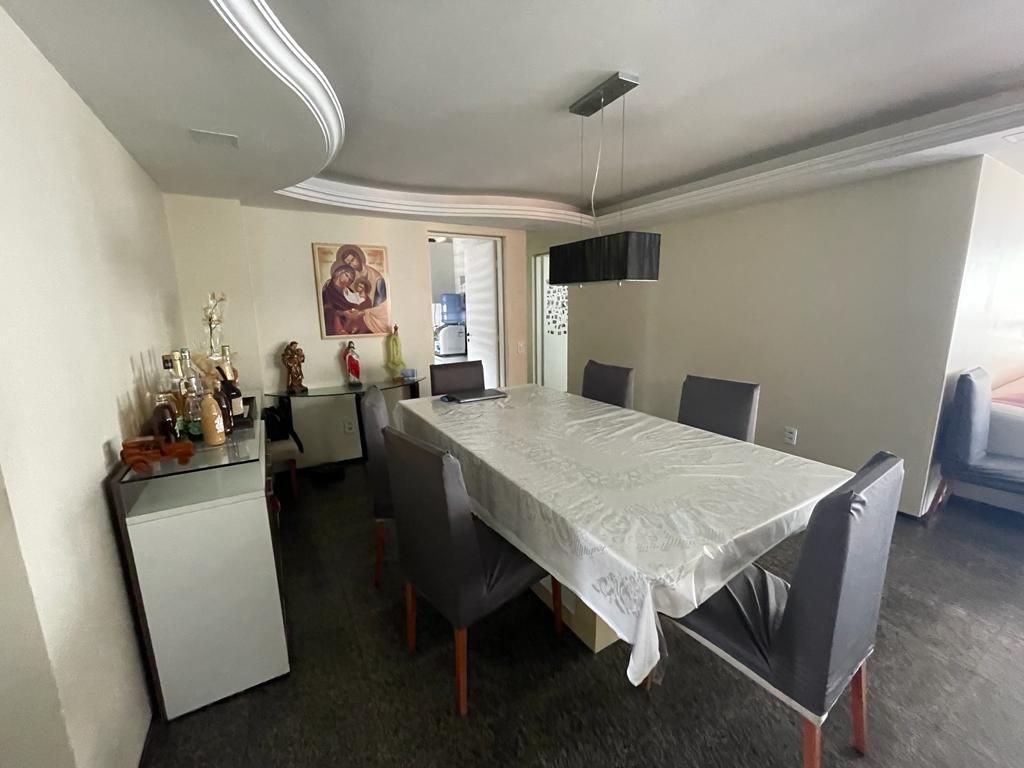 Imagem Apartamento com 3 Quartos à Venda, 225 m²em Meireles - Fortaleza