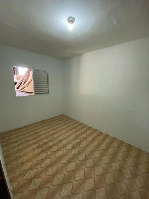 Imagem Casa com 2 Quartos para Alugar, 100 m²em Vila Makenzi - Jandira