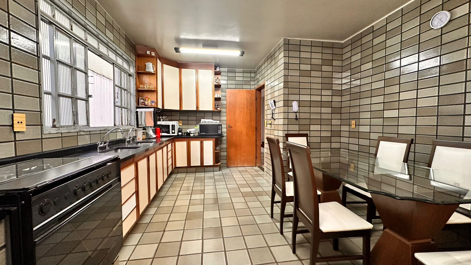 Imagem Sobrado com 5 Quartos à Venda ou Temporada, 587 m²em Taguatinga Norte (Taguatinga) - Brasília