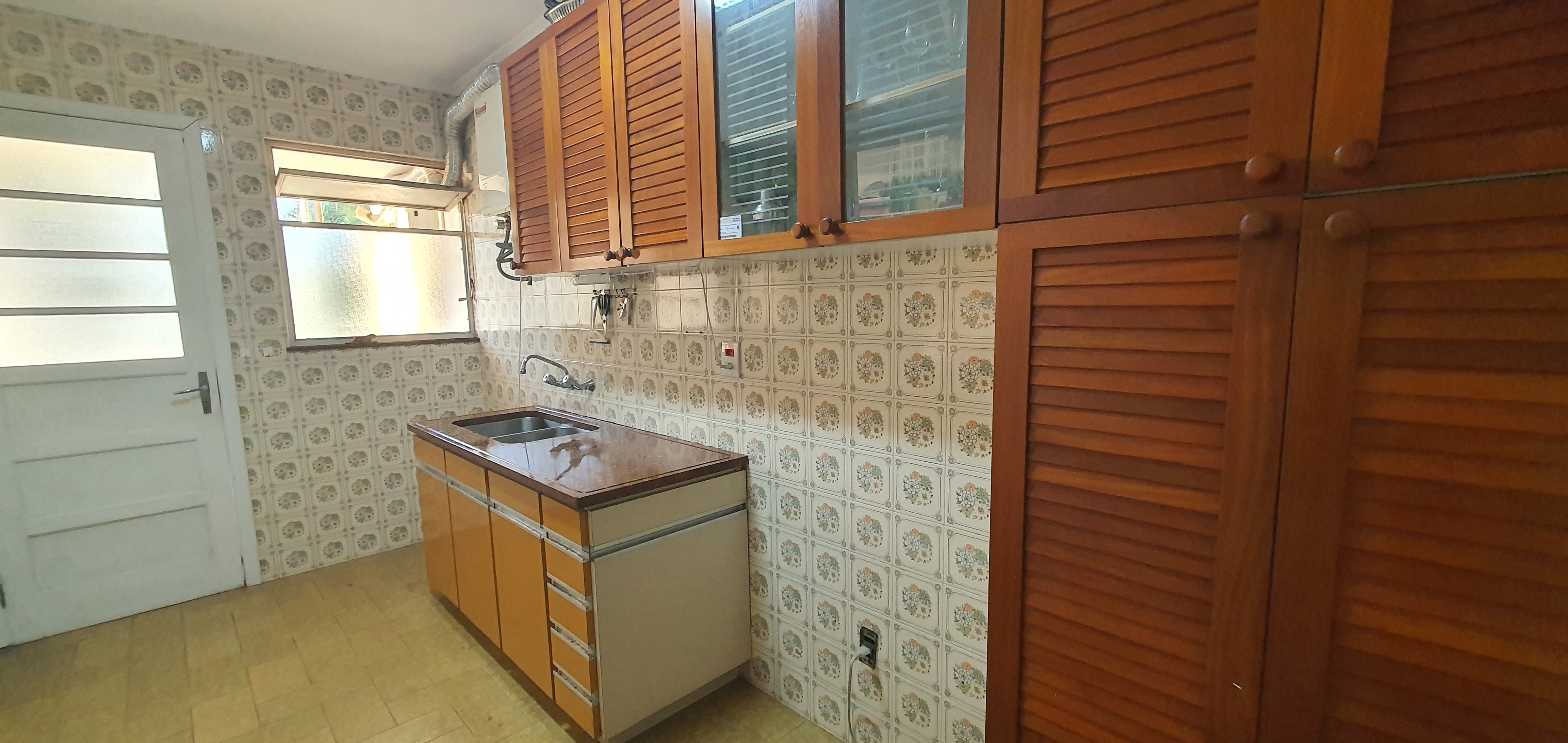 Imagem Apartamento com 2 Quartos à Venda, 90 m²em Menino Deus - Porto Alegre Imagem Apartamento com 2 Quartos à Venda, 90 m²em Menino Deus - Porto Alegre