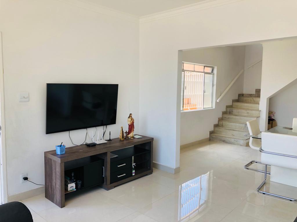 Imagem Sobrado com 4 Quartos à Venda, 209 m²em Olímpico - São Caetano do Sul Imagem Sobrado com 4 Quartos à Venda, 209 m²em Olímpico - São Caetano do Sul