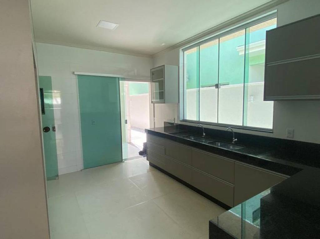 Imagem Casa de Condomínio com 3 Quartos à Venda, 245 m²em Jardins Atenas - Goiânia Imagem Casa de Condomínio com 3 Quartos à Venda, 245 m²em Jardins Atenas - Goiânia