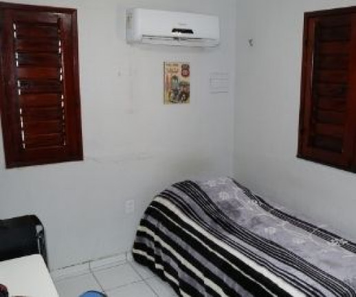 Imagem Casa com 3 Quartos à Venda, em Lagoa Redonda - Fortaleza Imagem Casa com 3 Quartos à Venda, em Lagoa Redonda - Fortaleza