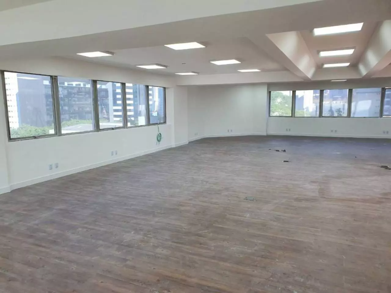 Imagem Sala Comercial à Venda ou Locação, 204 m²em Cidade Monções - São Paulo
