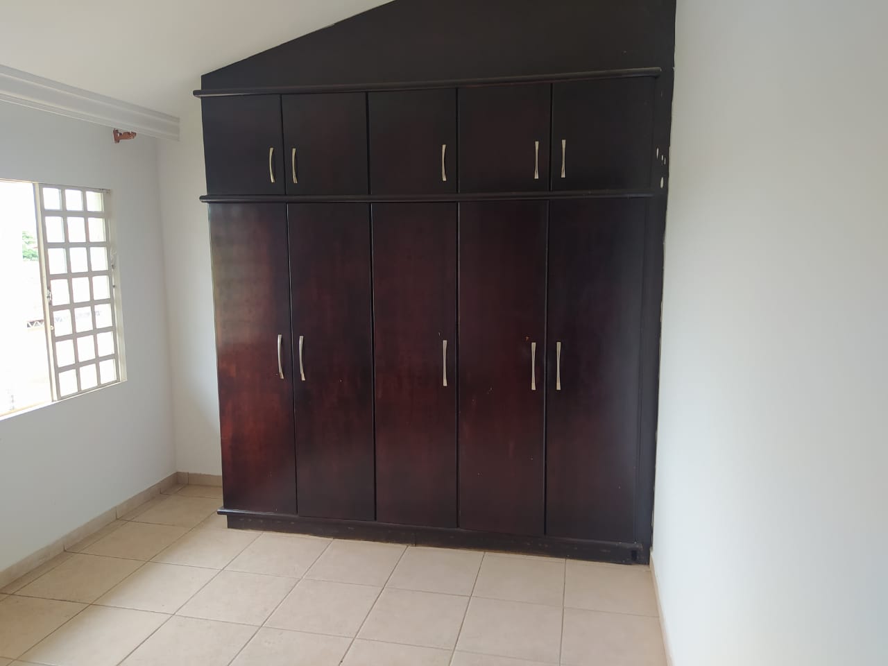 Imagem Casa de Condomínio com 3 Quartos à Venda, 200 m²em Jardim Ana Lúcia - Goiânia