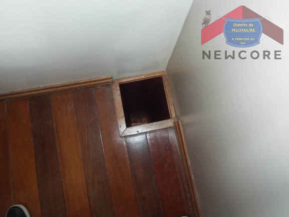 Imagem Casa com 4 Quartos à Venda, 315 m² em Centro - Pelotas