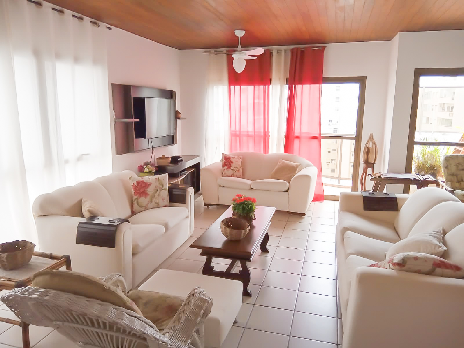 Imagem Cobertura com 4 Quartos à Venda, 226 m²em Pitangueiras - Guarujá Imagem Cobertura com 4 Quartos à Venda, 226 m²em Pitangueiras - Guarujá