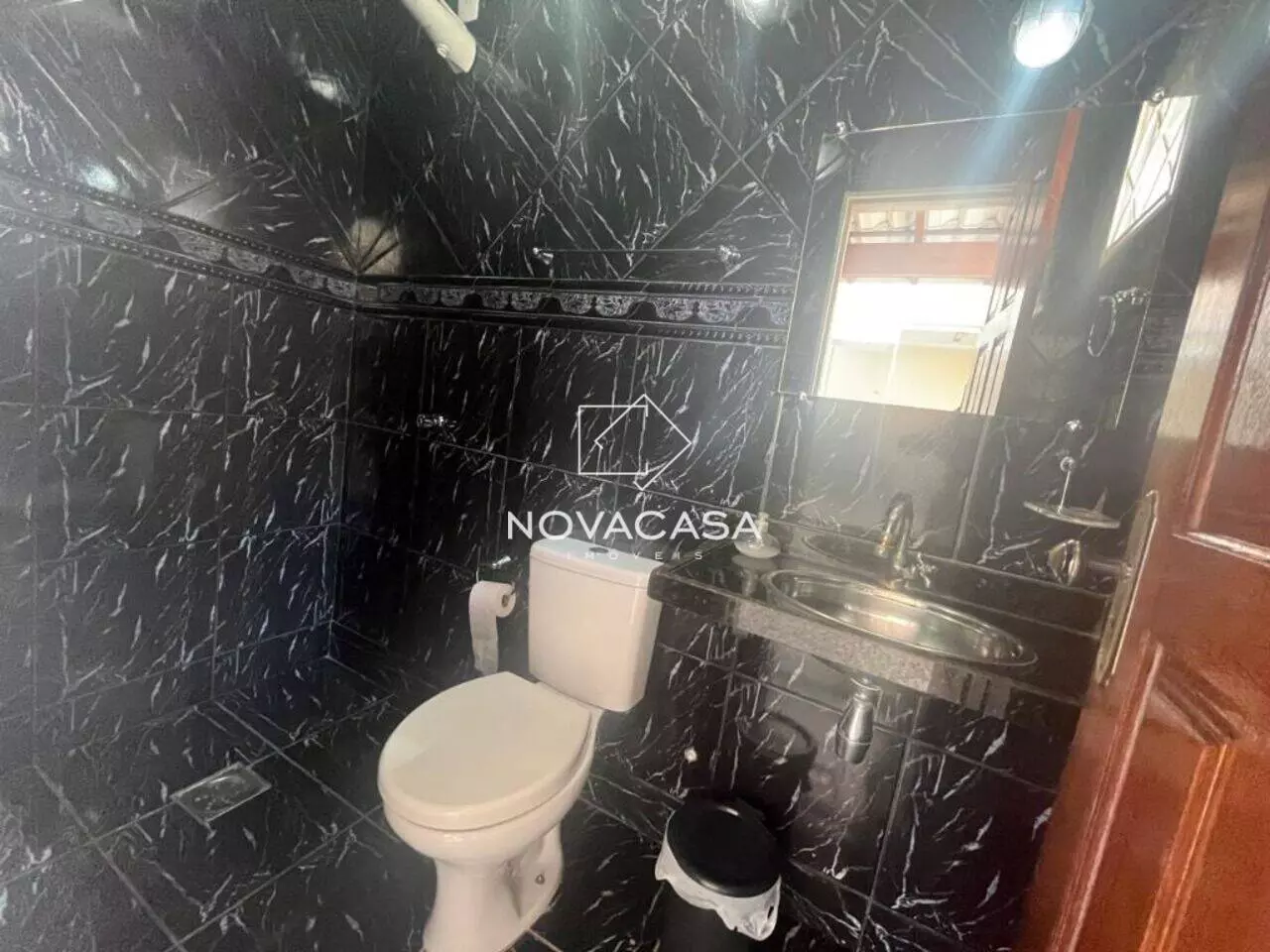 Imagem Casa com 4 Quartos à Venda, 380 m² em Santa Mônica - Belo Horizonte Imagem Casa com 4 Quartos à Venda, 380 m² em Santa Mônica - Belo Horizonte