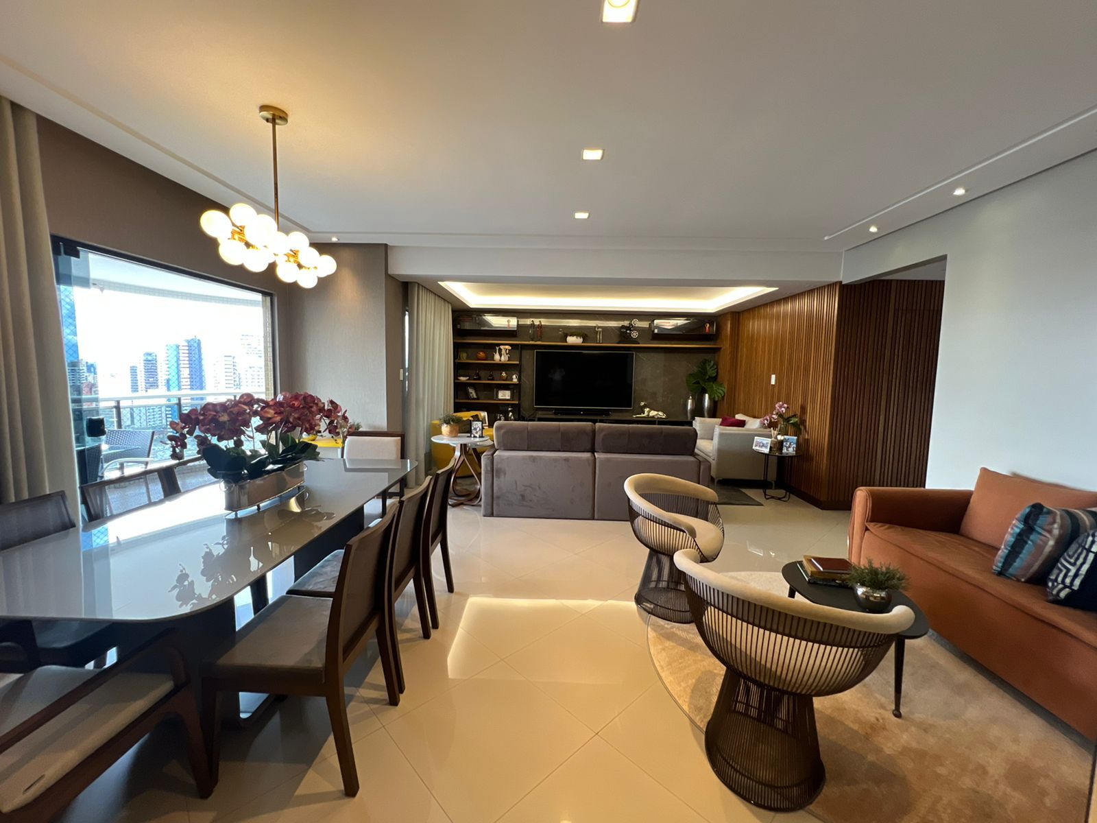 Imagem Apartamento com 1 Quarto à Venda, 185 m²em Umarizal - Belém Imagem Apartamento com 1 Quarto à Venda, 185 m²em Umarizal - Belém