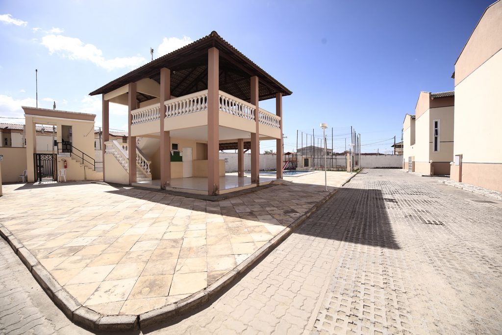 Imagem Casa de Condomínio com 2 Quartos à Venda, 63 m²em Siqueira - Fortaleza