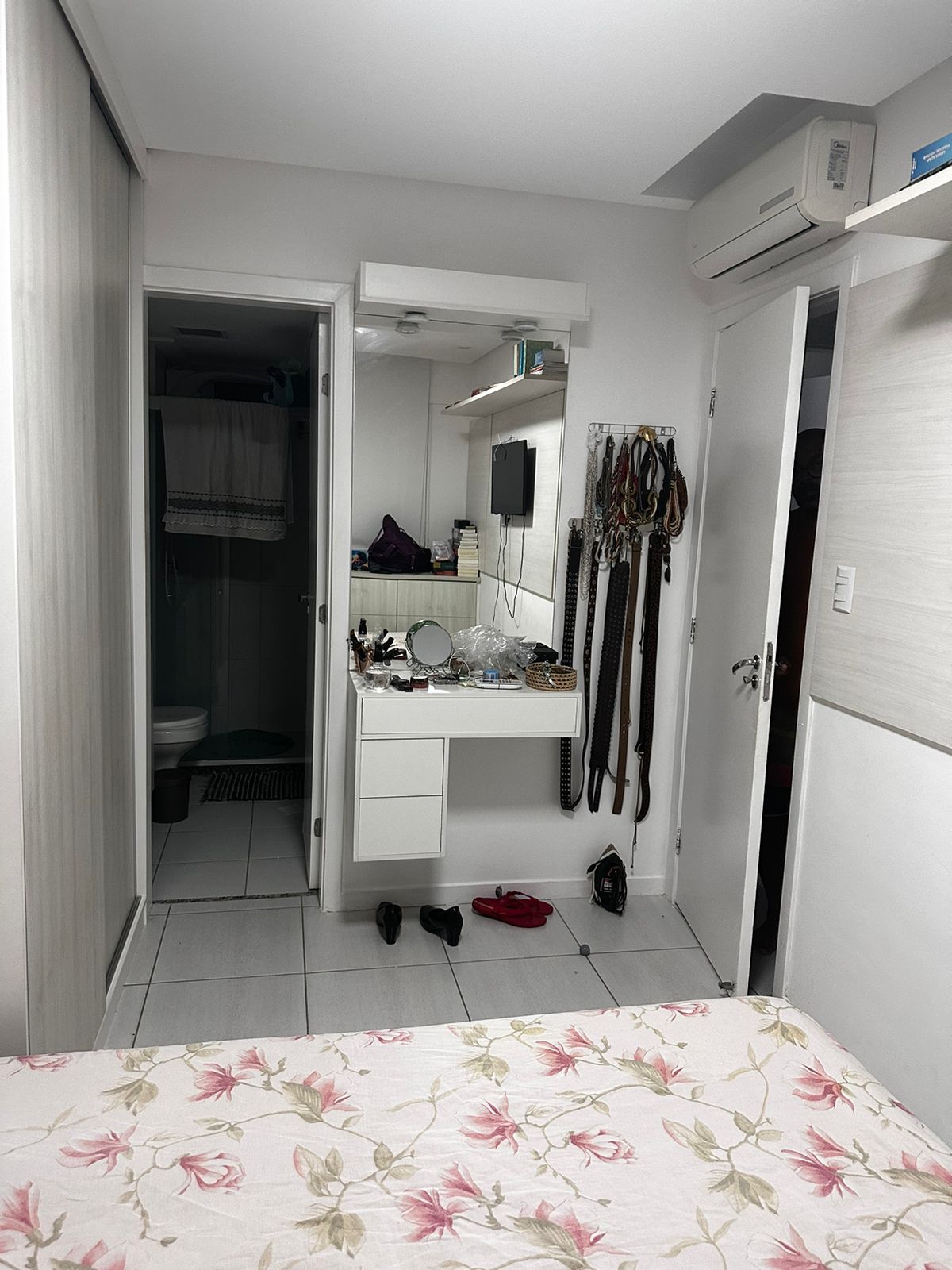Imagem Apartamento com 3 Quartos à Venda, 77 m²em Pituaçu - Salvador