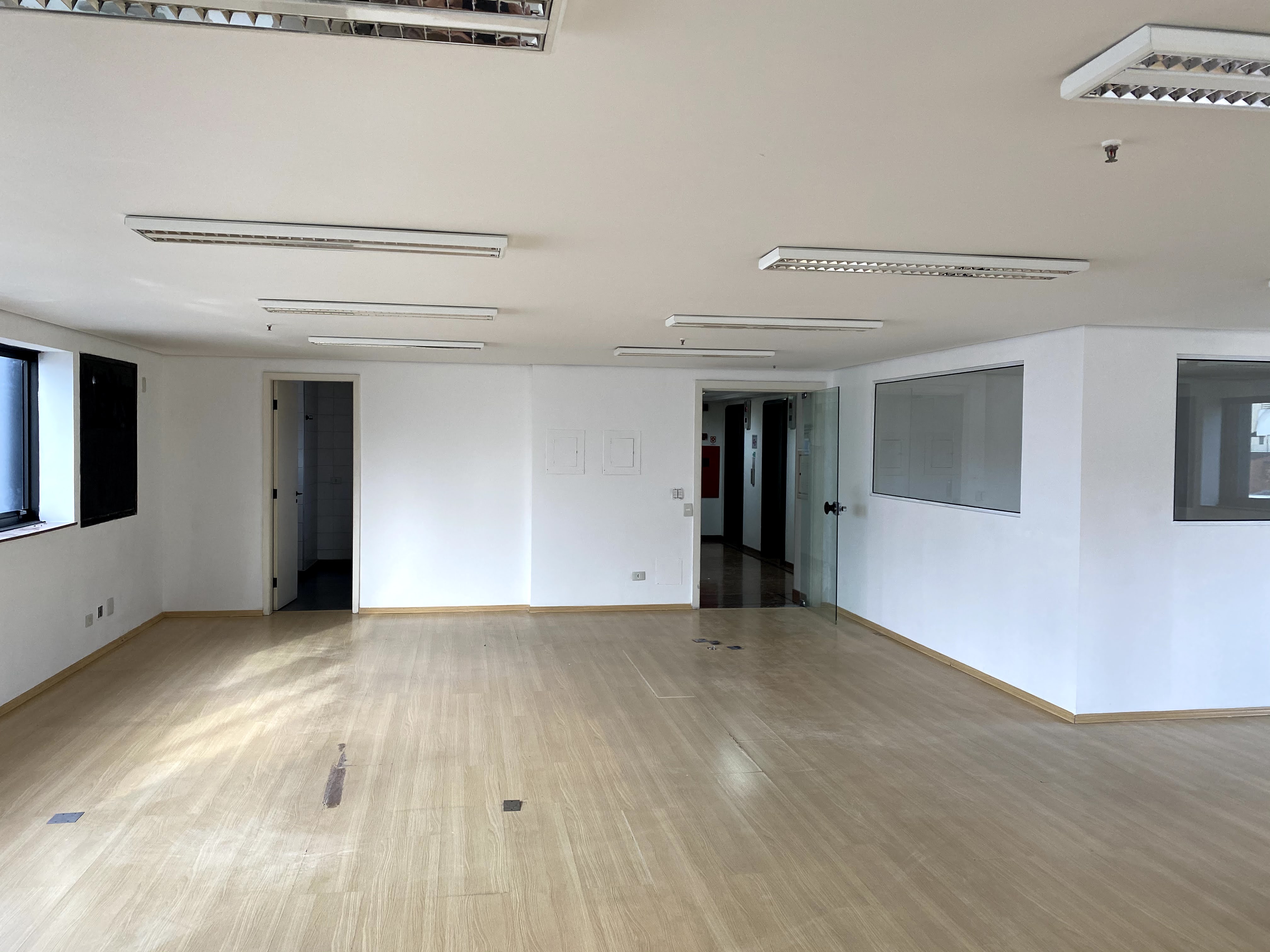 Imagem Sala Comercial à Venda ou Locação, 122 m² em Santa Cecília - São Paulo Imagem Sala Comercial à Venda ou Locação, 122 m² em Santa Cecília - São Paulo