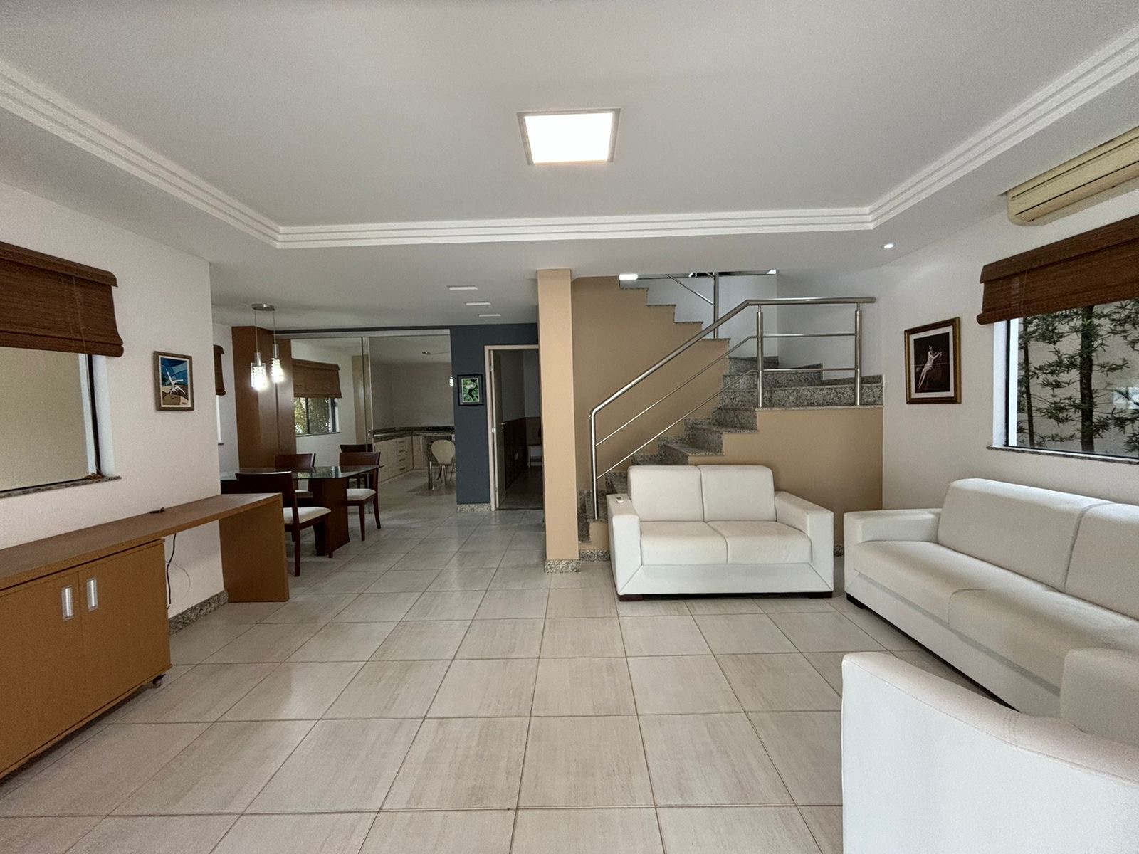 Imagem Casa com 3 Quartos para Alugar, 170 m²em Buraquinho - Lauro de Freitas Imagem Casa com 3 Quartos para Alugar, 170 m²em Buraquinho - Lauro de Freitas