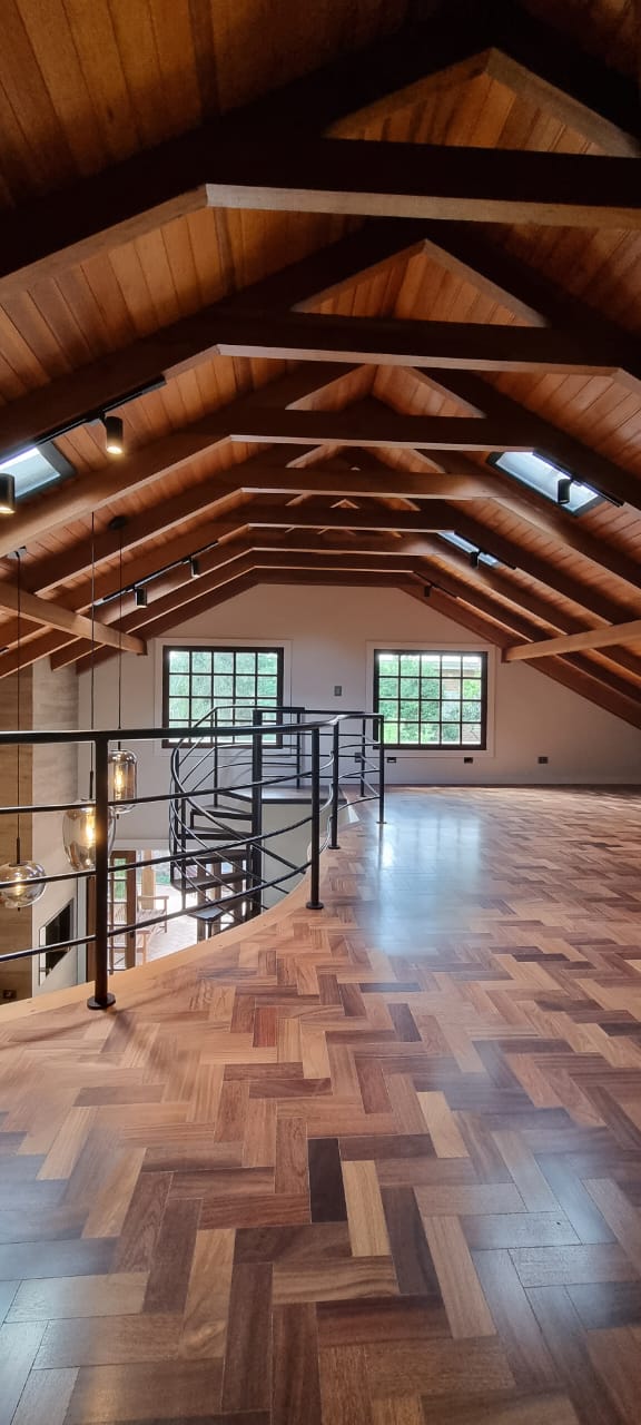 Imagem Casa com 3 Quartos à Venda, 258 m² em Butiatuvinha - Curitiba Imagem Casa com 3 Quartos à Venda, 258 m² em Butiatuvinha - Curitiba