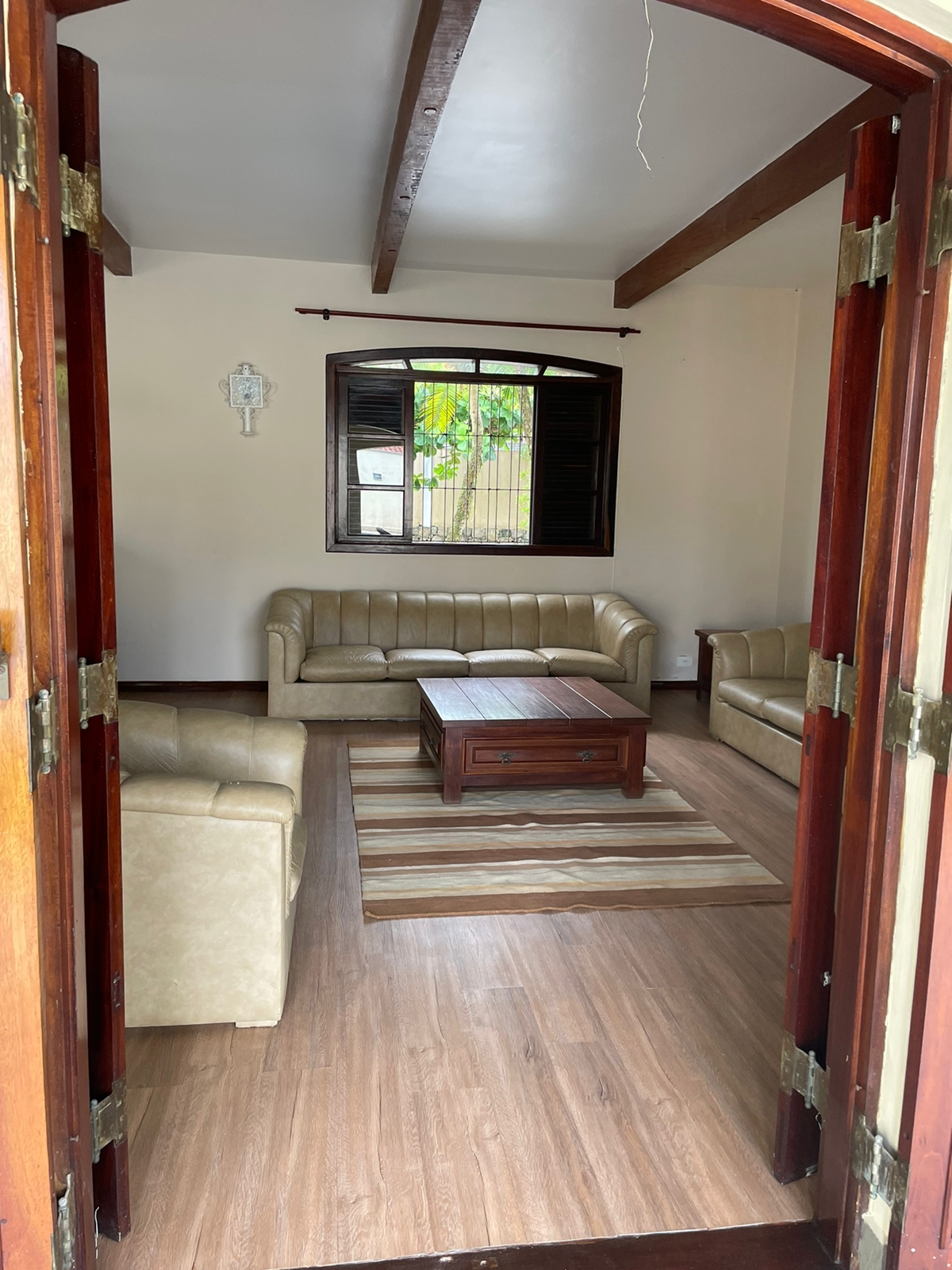 Imagem Sobrado com 6 Quartos para Temporada, 600 m²em Jardim Virgínia - Guarujá Imagem Sobrado com 6 Quartos para Temporada, 600 m²em Jardim Virgínia - Guarujá