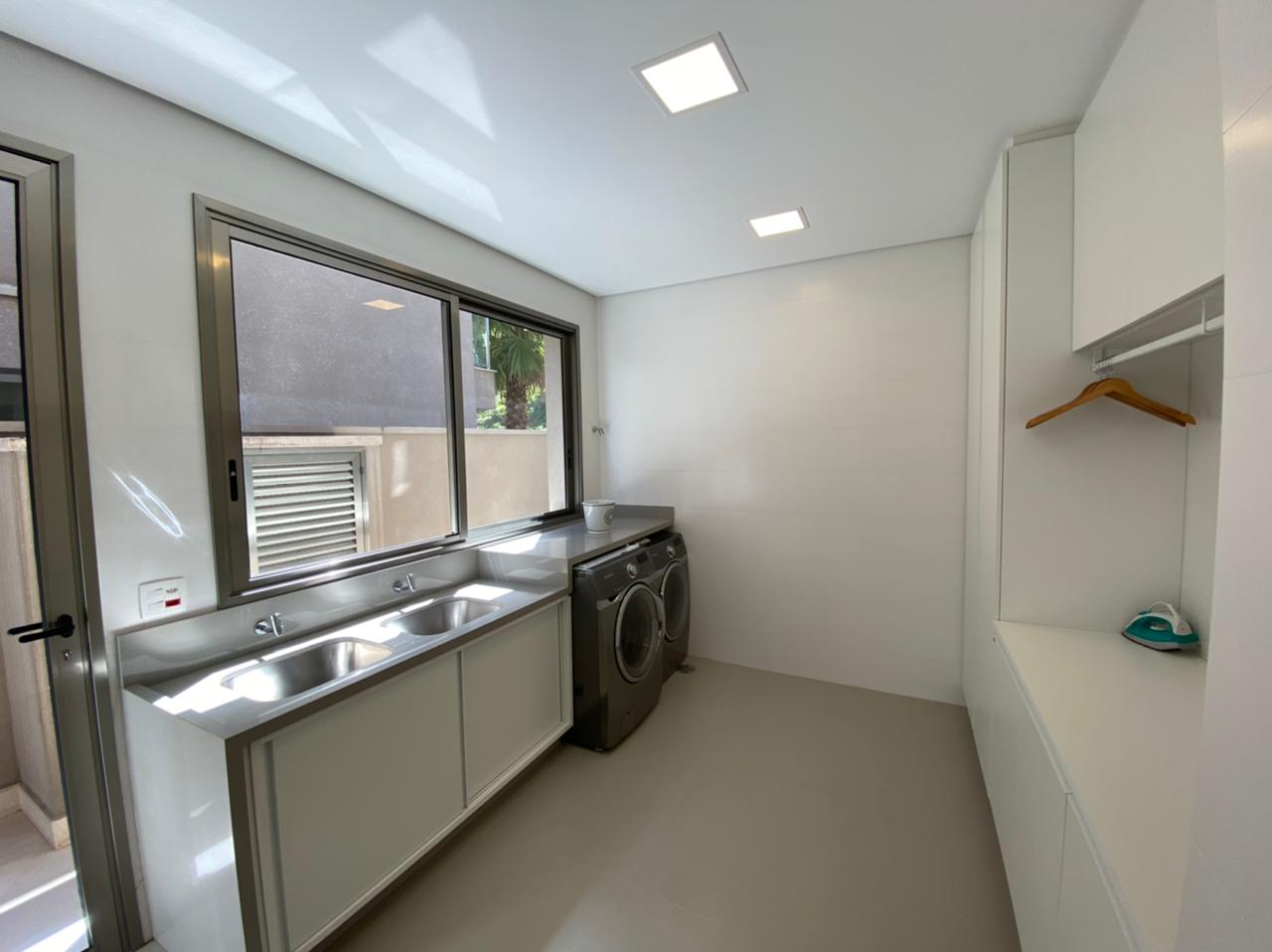 Imagem Casa de Condomínio com 4 Quartos à Venda, 575 m²em Centro Comercial Jubran - Barueri Imagem Casa de Condomínio com 4 Quartos à Venda, 575 m²em Centro Comercial Jubran - Barueri