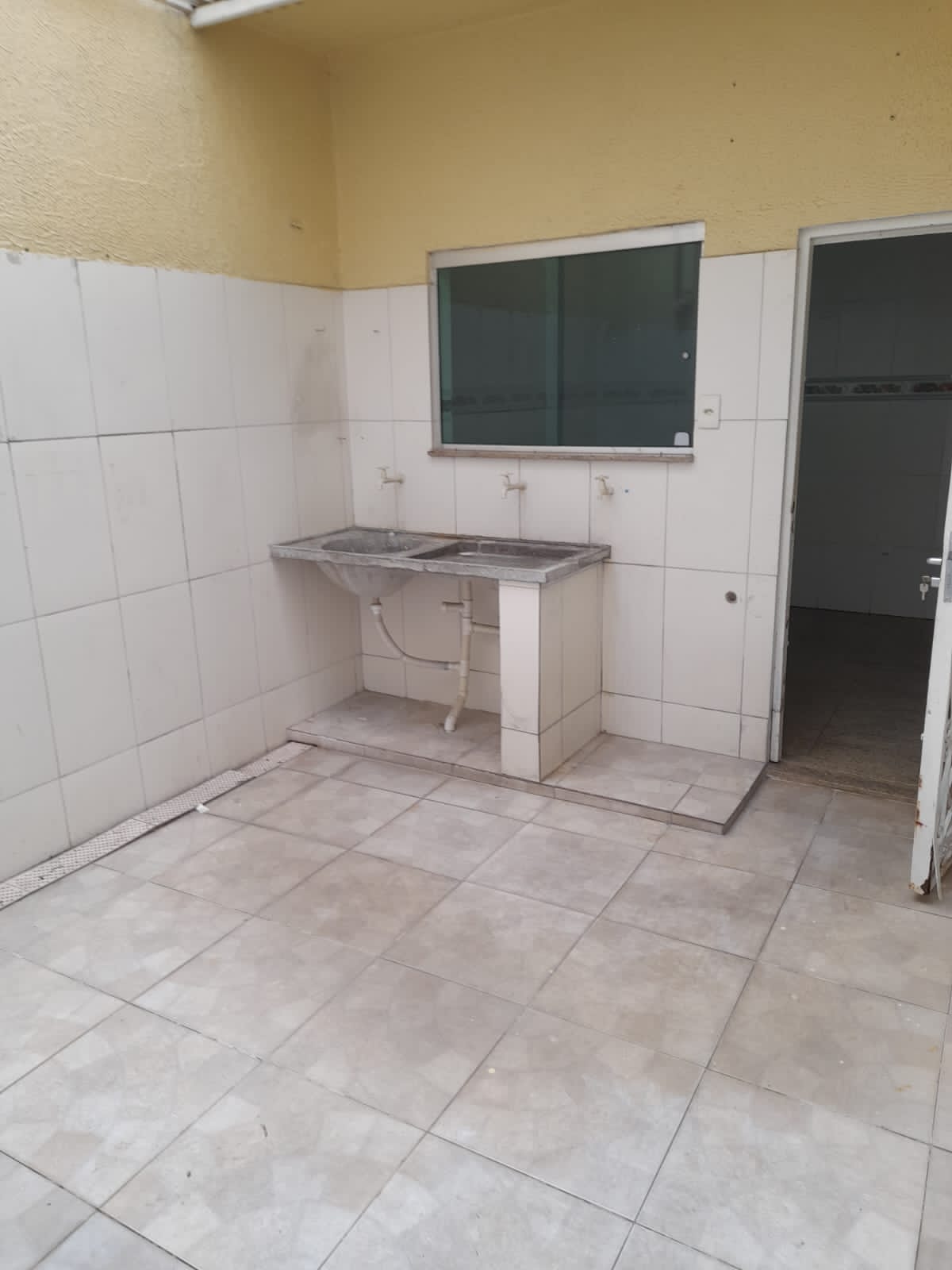 Imagem Casa com 5 Quartos à Venda ou Locação, 224 m²em Adrianópolis - Manaus Imagem Casa com 5 Quartos à Venda ou Locação, 224 m²em Adrianópolis - Manaus