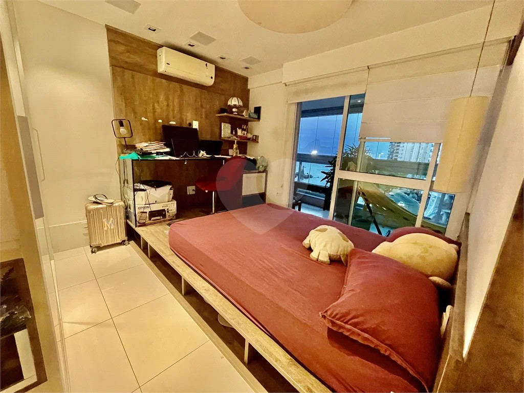 Imagem Apartamento com 4 Quartos à Venda, 230 m²em Icaraí - Niterói Imagem Apartamento com 4 Quartos à Venda, 230 m²em Icaraí - Niterói