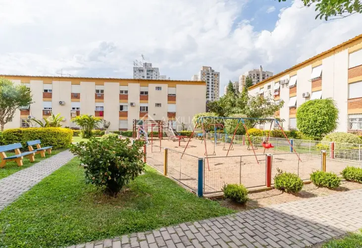 Imagem Apartamento com 2 Quartos à Venda, 63 m²em Passo da Areia - Porto Alegre