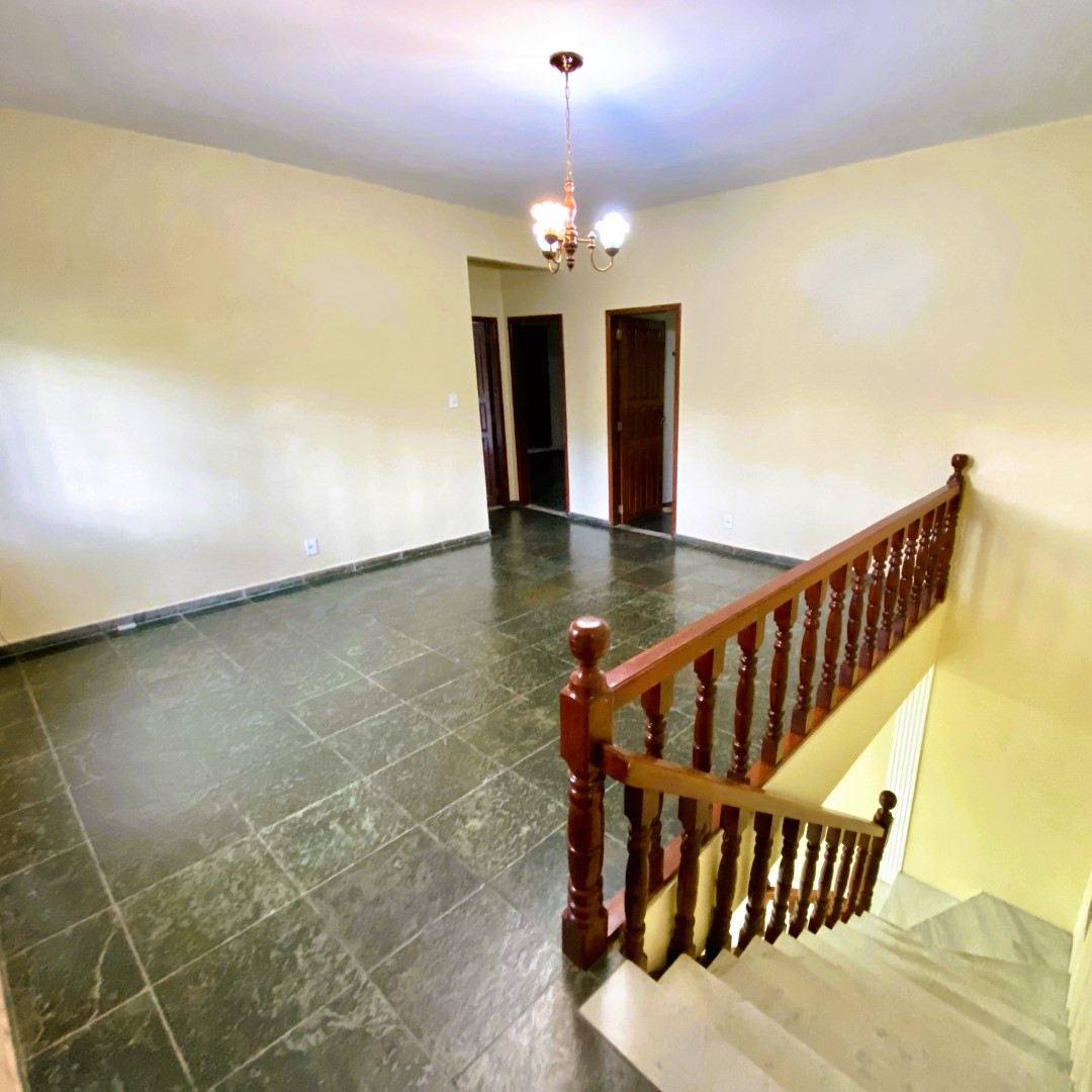 Imagem Casa com 4 Quartos para Alugar, 458 m²em Aleixo - Manaus