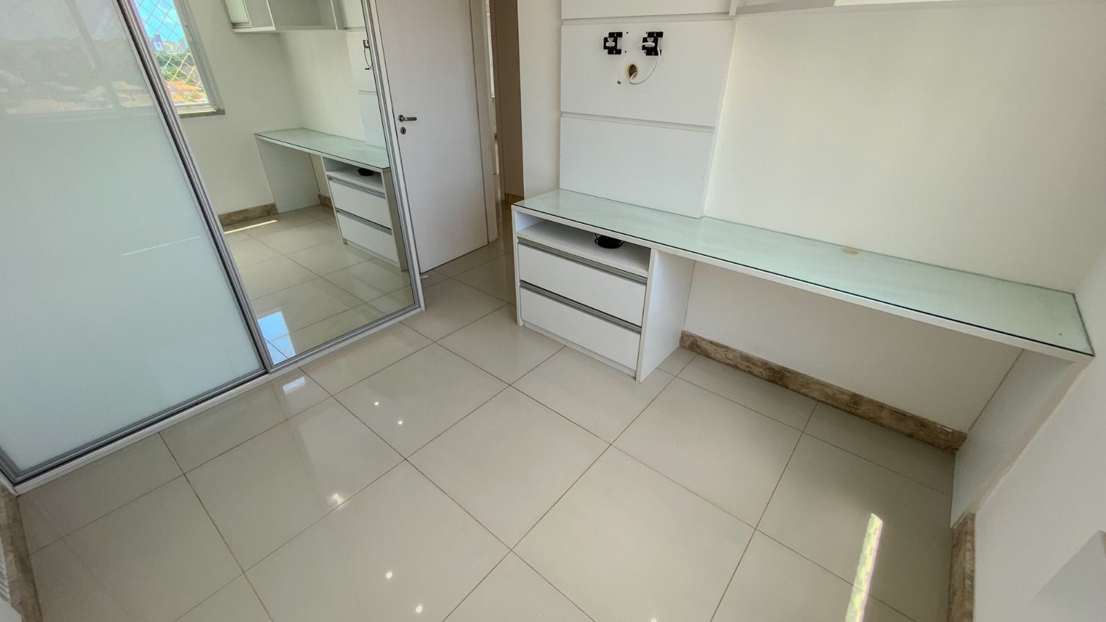 Imagem Apartamento com 3 Quartos para Alugar, 87 m²em Centro - Lauro de Freitas Imagem Apartamento com 3 Quartos para Alugar, 87 m²em Centro - Lauro de Freitas
