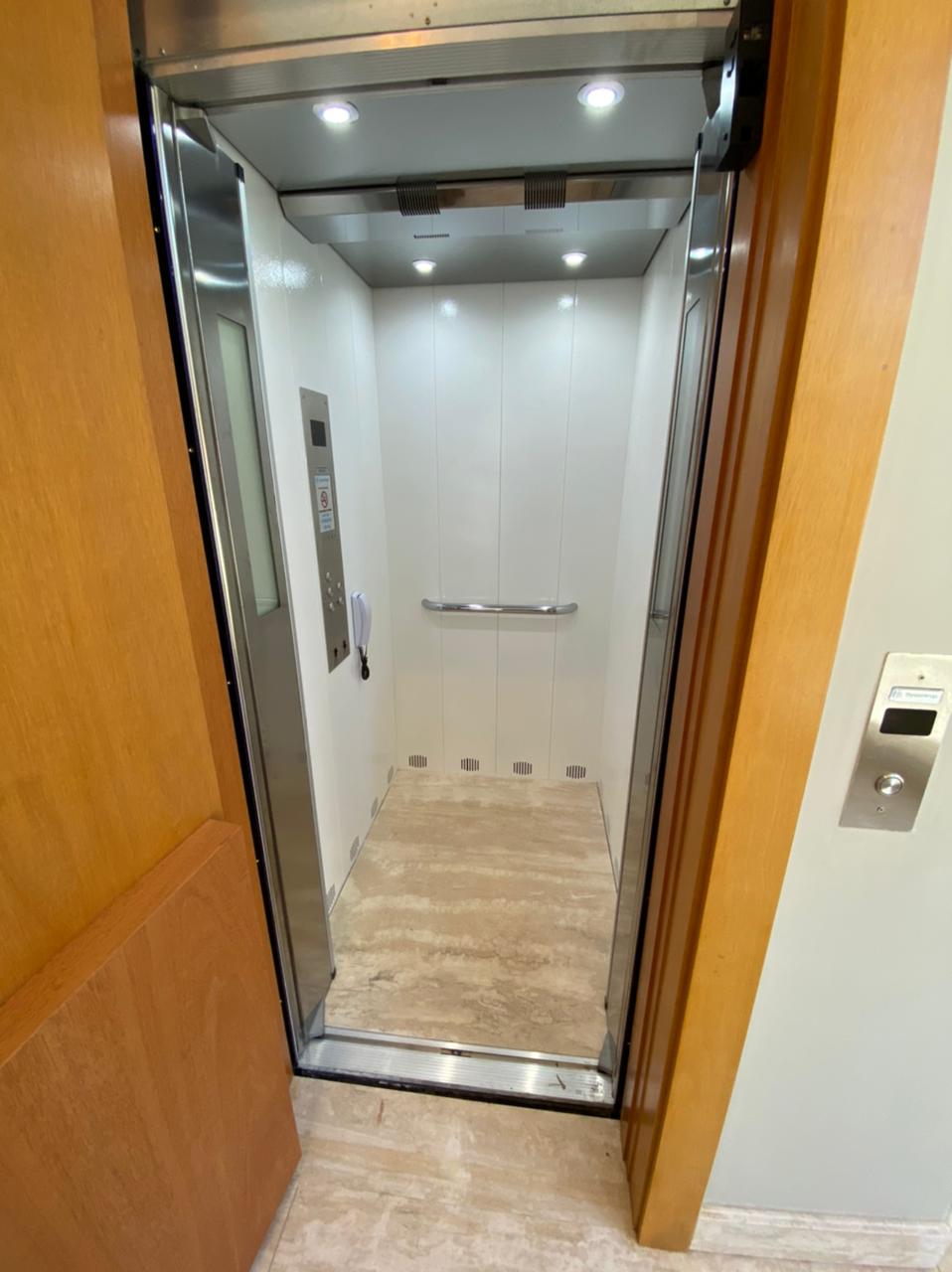Imagem Casa de Condomínio com 4 Quartos à Venda, 575 m²em Centro Comercial Jubran - Barueri Imagem Casa de Condomínio com 4 Quartos à Venda, 575 m²em Centro Comercial Jubran - Barueri