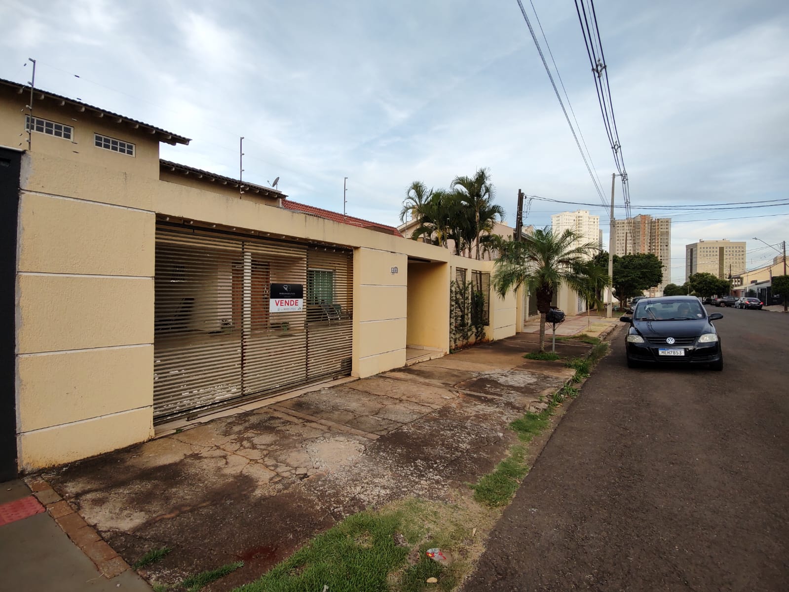 Imagem Sobrado com 4 Quartos à Venda, 386 m²em Aurora - Londrina