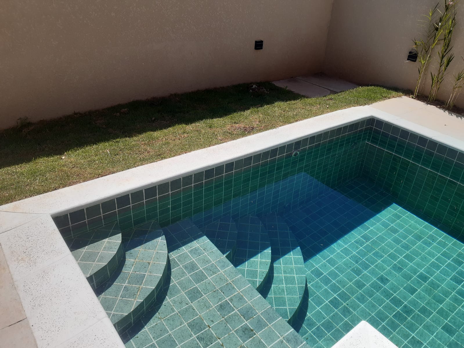 Imagem Casa de Condomínio com 4 Quartos à Venda, 200 m²em Alphaville - Santana de Parnaíba Imagem Casa de Condomínio com 4 Quartos à Venda, 200 m²em Alphaville - Santana de Parnaíba