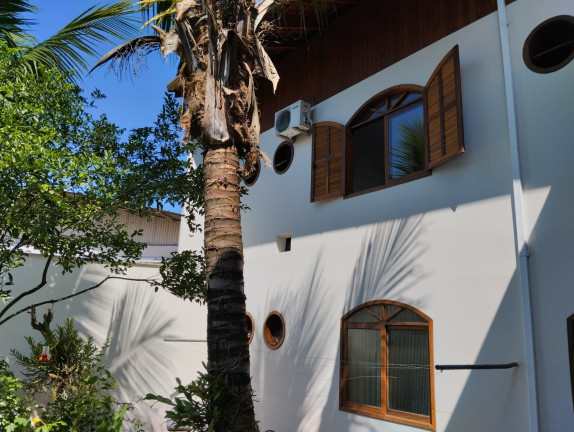 Imagem Casa com 4 Quartos à Venda, 400 m² em Garcia - Blumenau Imagem Casa com 4 Quartos à Venda, 400 m² em Garcia - Blumenau