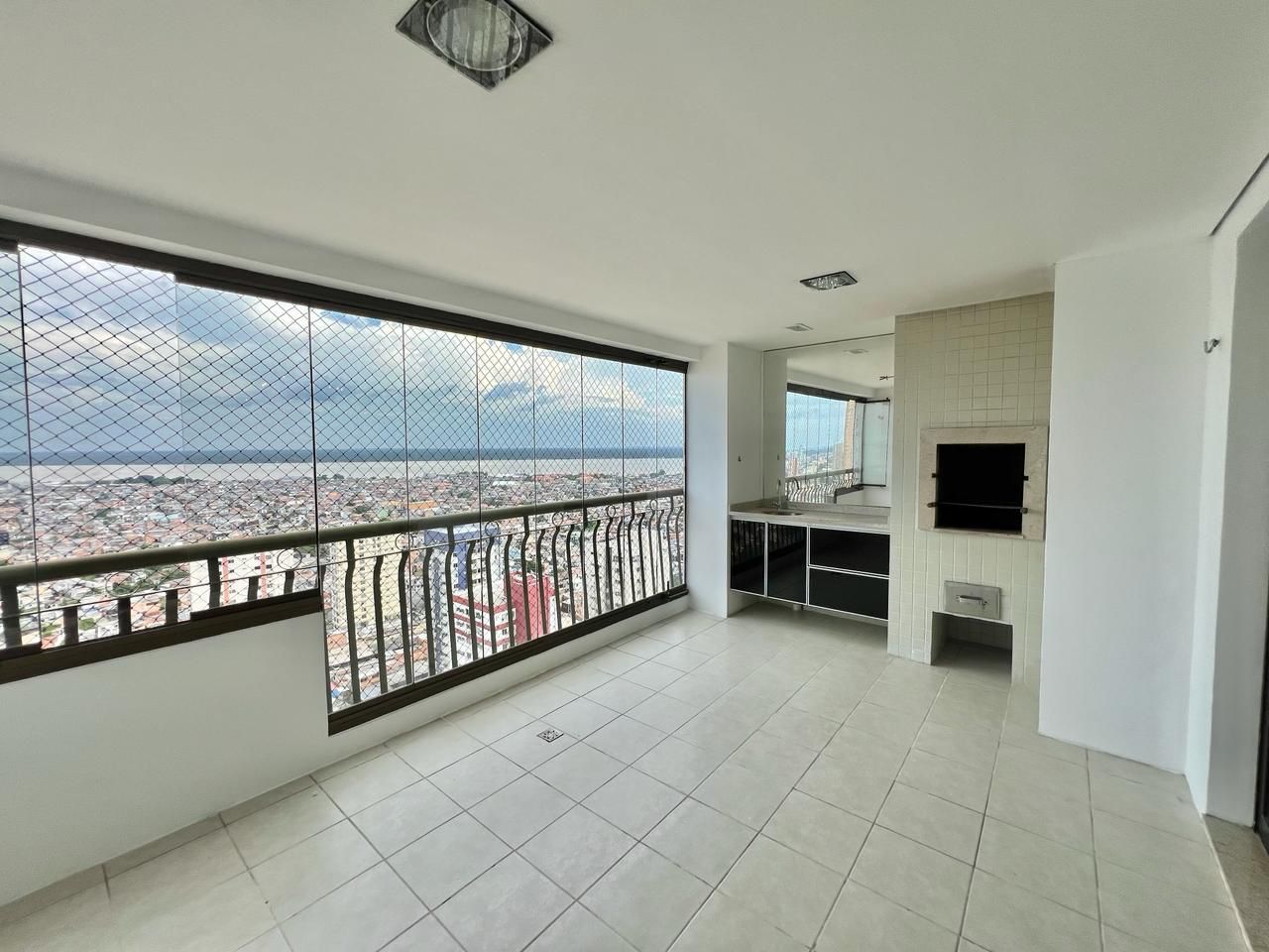 Imagem Apartamento com 4 Quartos à Venda, 155 m²em Batista Campos - Belém