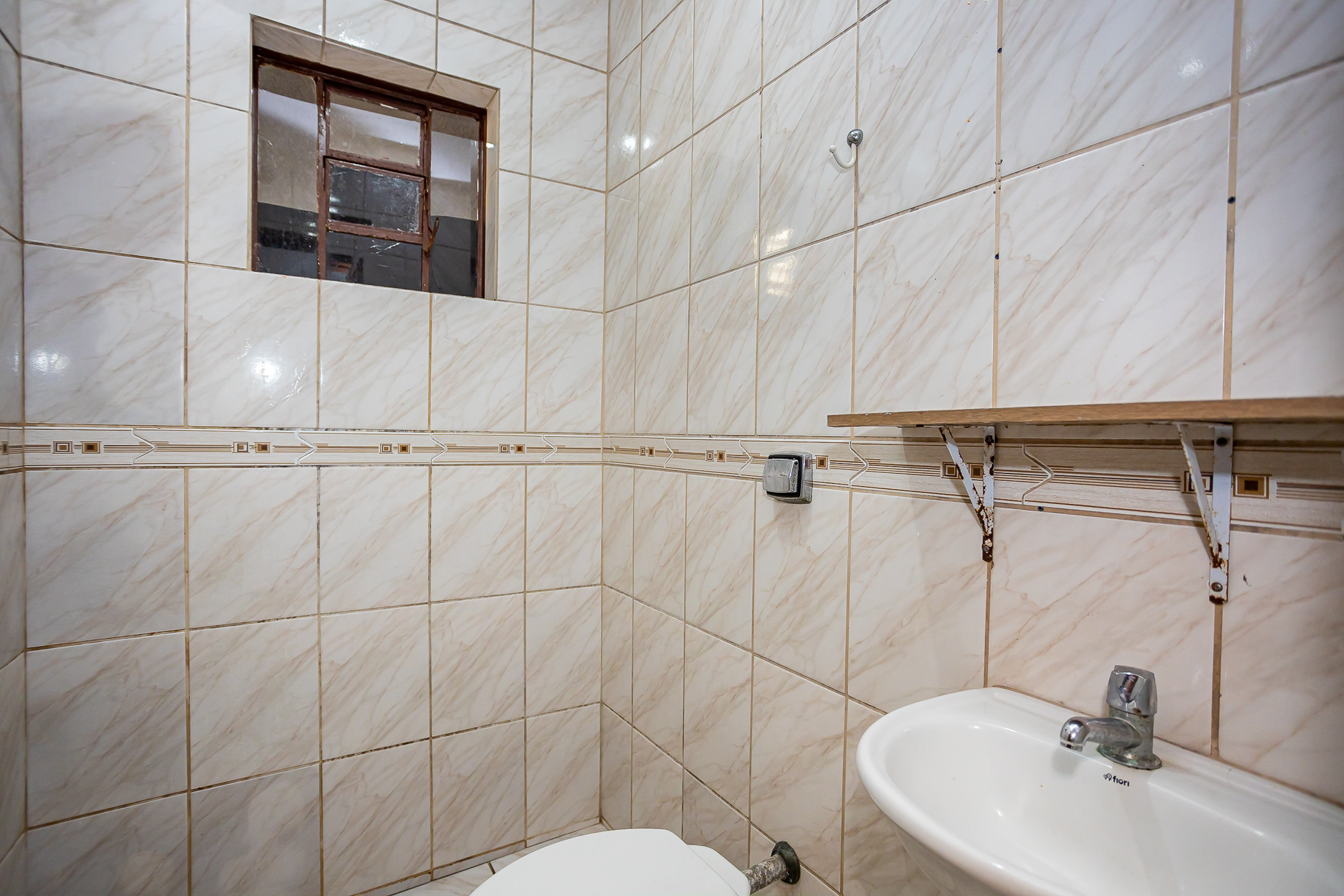 Imagem Casa com 6 Quartos à Venda, 165 m² em Alto Boqueirão - Curitiba Imagem Casa com 6 Quartos à Venda, 165 m² em Alto Boqueirão - Curitiba