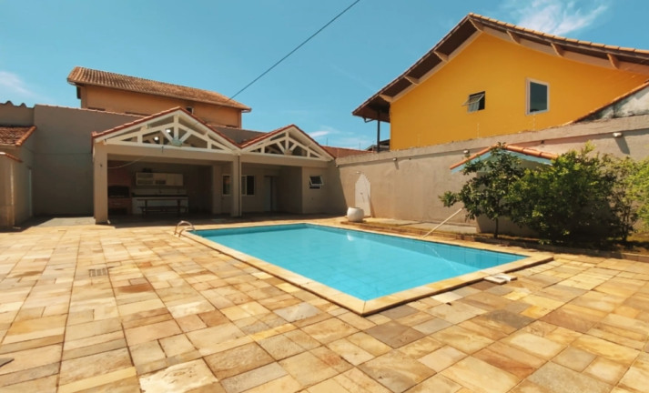 Imagem Casa com 3 Quartos à Venda, 306 m² em Canto do Forte - Praia Grande Imagem Casa com 3 Quartos à Venda, 306 m² em Canto do Forte - Praia Grande