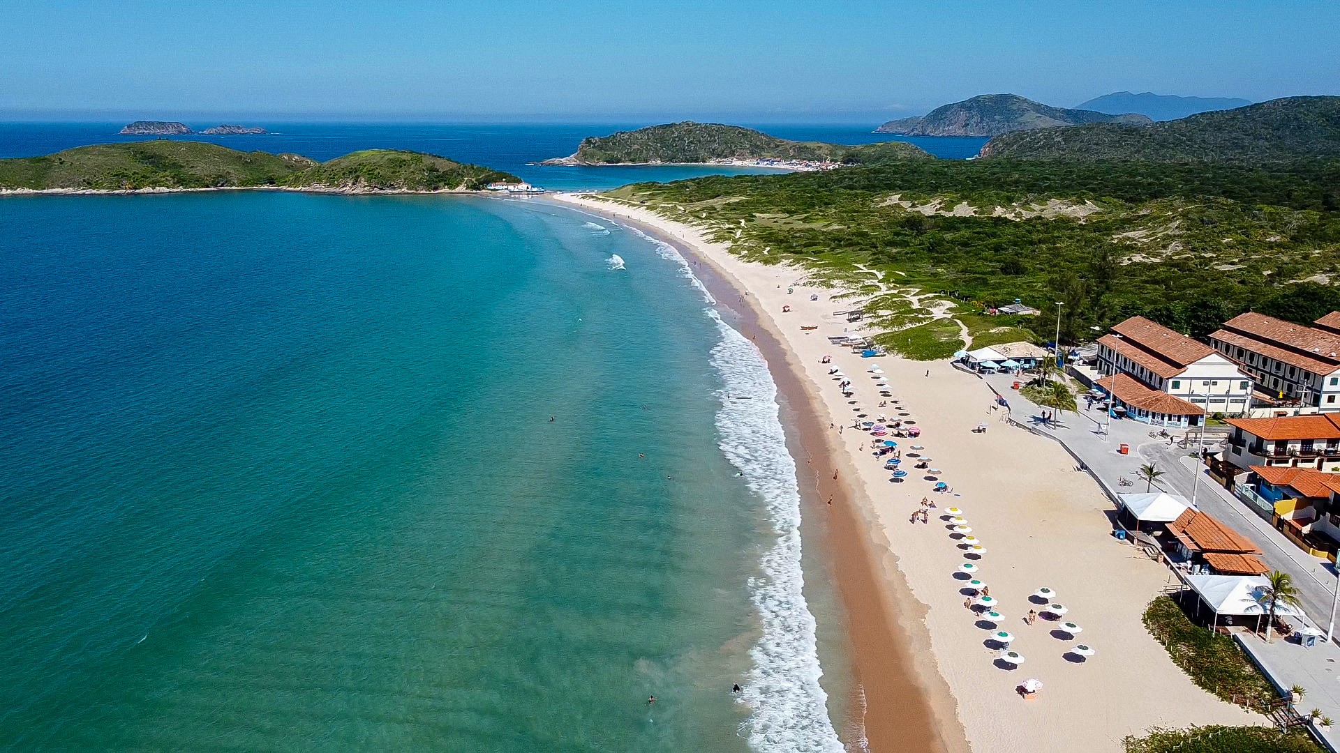 Imagem Casa com 4 Quartos para Temporada, 200 m² em Peró - Cabo Frio